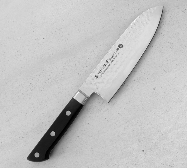 Satake Noushu Nóż Santoku 17 cm w drewnianym pudełku