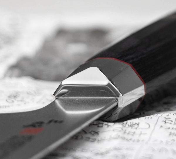 Mcusta Zanmai Revolution SPG2 Nóż Santoku 18 cm