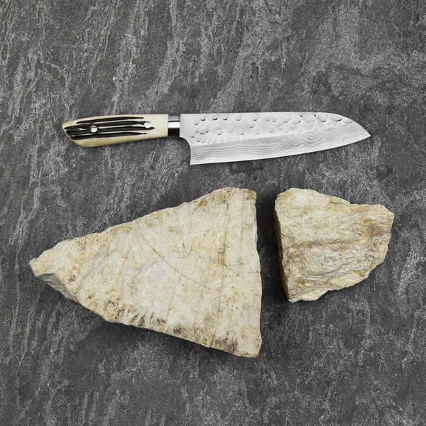 Takeshi Saji Jeleni róg Ręcznie kuty nóż Santoku 18 cm SRS-13