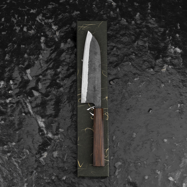 Hatsukokoro Kurokuma Aogami#2/Iron Kurouchi Nóż Santoku 16,5 cm