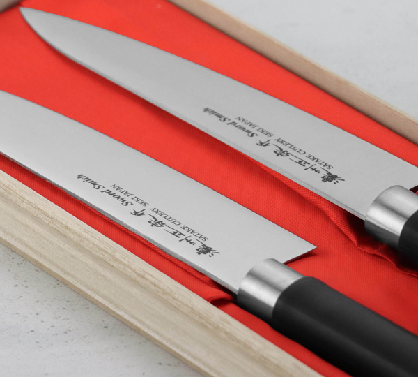 Satake Sword Smith Zestaw w drewnianym pudełku Nóż Szefa + Santoku