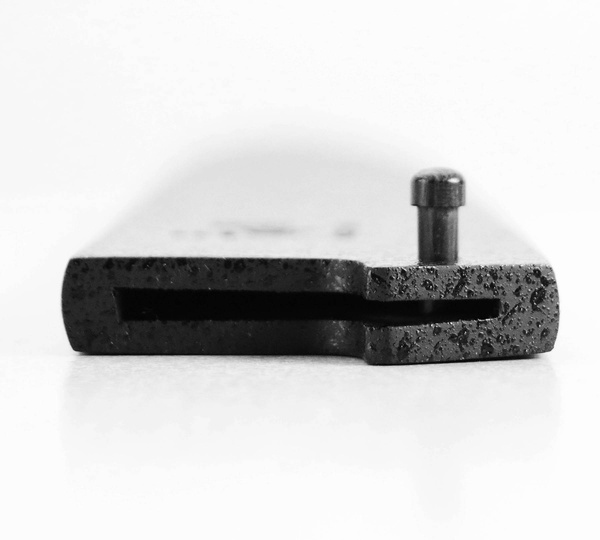 Mcusta Saya Black na nóż Sujihiki 27 cm