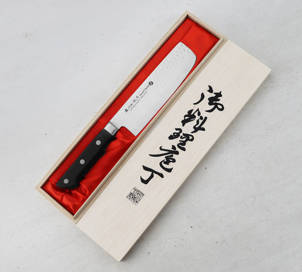 Satake Noushu Nóż Nakiri 16 cm w drewnianym pudełku