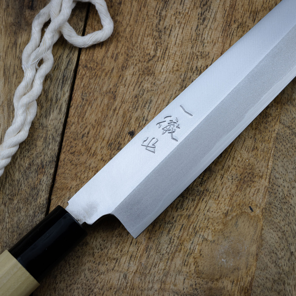 Ittetsu Forge Shirogami#2 Nóż Yanagiba 24 cm