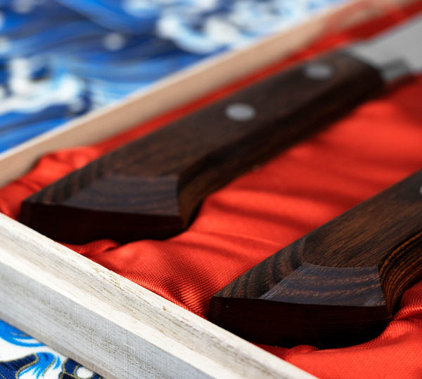 Satake Unique Sai Zestaw w Drewnianym Pudełku Nóż Santoku + Nakiri