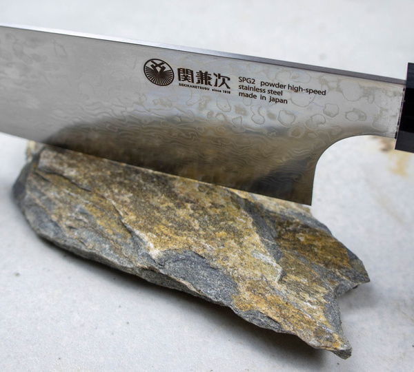 Kanetsugu Zuiun SG2 Nóż Santoku 18 cm