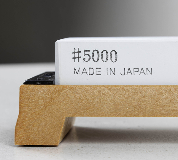 Suehiro Rika Kamień do ostrzenia z podstawką #5000